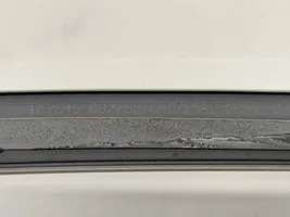 Chrysler Pacifica Etuoven lasin muotolista 68228014A