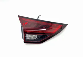 Nissan Rogue Lampy tylnej klapy bagażnika 2268D033