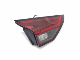 Nissan Rogue Lampy tylnej klapy bagażnika 2268D033