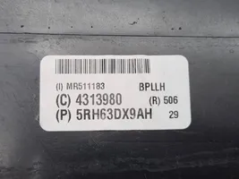 Chrysler Pacifica B-pilarin verhoilu (alaosa) 5RH63DX9AH