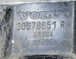 Volvo V70 Puskurin kannattimen kulmakannake 30678651