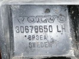 Volvo V70 Support de coin de pare-chocs 30678650