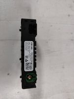 Volkswagen Golf VIII Connecteur/prise USB 5NA035736