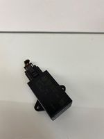 Volkswagen Touareg I Seat heating relay 7L0959772D