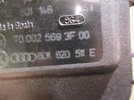 Volkswagen PASSAT B5.5 Moteur / actionneur de volet de climatisation 8D1820511E