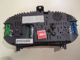 Audi A2 Geschwindigkeitsmesser Cockpit 8Z0920900A