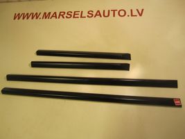 Audi A2 Rivestimento della portiera anteriore (modanatura) 8Z0854939