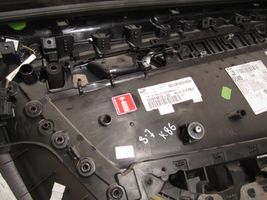 Volkswagen PASSAT B7 Apmušimas galinių durų (obšifke) 3AF867211