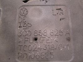 Volkswagen PASSAT B7 Ohjauspyörän pylvään verhoilu 3C0858625A