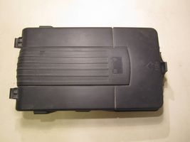 Volkswagen Golf V Coperchio/tappo della scatola vassoio della batteria 1K0915443C