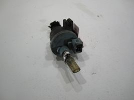 Volkswagen Golf III Valve vacuum 051133459