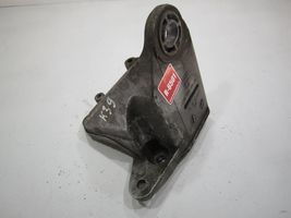 Volkswagen PASSAT B5.5 Soporte de montaje de la caja de cambios 8D0399114AH