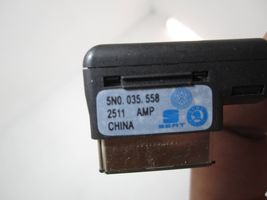 Volkswagen Golf VI USB-pistokeliitin 5N0035558