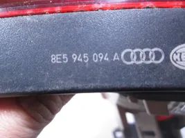 Audi A4 S4 B7 8E 8H Galinis žibintas dangtyje 8E5945094A