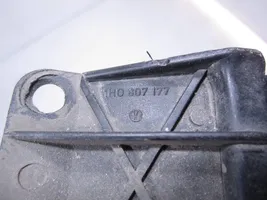 Volkswagen Golf III Support de montage de pare-chocs avant 1H0807177