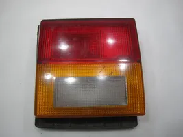 Audi 80 90 B2 Aizmugurējais lukturis pārsegā 811945225A