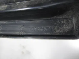 Volkswagen PASSAT B3 Aizmugurējais lukturis virsbūvē 333945112