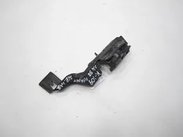 Audi A4 S4 B8 8K Staffa angolare del supporto di montaggio del paraurti 8K9807890B