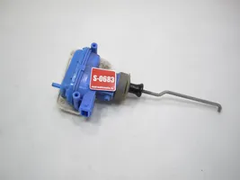Audi 80 90 S2 B4 Central locking vacuum pump 893862153C