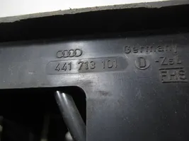 Audi V8 Vaihteenvalitsimen verhoilu 441713101D