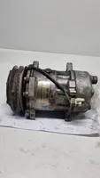 Volkswagen PASSAT B3 Air conditioning (A/C) compressor (pump) 5202807004