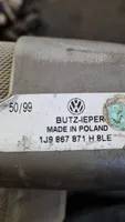 Volkswagen Golf IV Užuolaida (štorkė) 1J9867871H