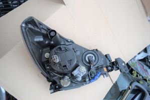 Subaru Outback (BT) Lampa przednia 