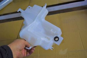 Toyota RAV 4 (XA50) Réservoir de liquide lave-glace 060851665