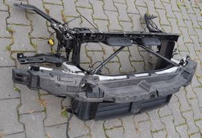 BMW 2 F44 Radiatorių panelė (televizorius) 