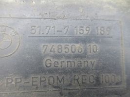 BMW 3 E90 E91 Dzinēja apakšas aizsargs (priekšdaļā) 7159189
