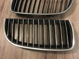 BMW 3 E90 E91 Grille calandre supérieure de pare-chocs avant 51137120007