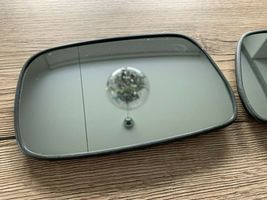 Toyota Avensis T220 Wing mirror glass 3001-993