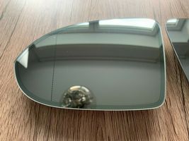 Volkswagen Golf VII Wing mirror glass 3G0857521A