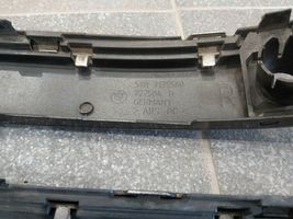 BMW 7 E65 E66 Modanatura separatore del paraurti anteriore 51117142197