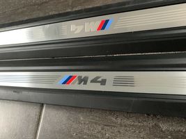 BMW M4 F82 F83 Etuoven kynnyksen suojalista 51478063797