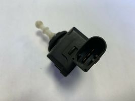 Mercedes-Benz E W211 Headlight level adjustment motor A0008201608