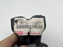 Toyota RAV 4 (XA20) Priekinis viršutinis vyris 6871012101