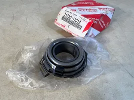 Toyota Auris 150 Pomocniczy cylinder łożyska wciskowego sprzęgła 31230-17012