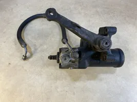 BMW 7 E23 Supporto di montaggio della pompa del servosterzo 32131123474