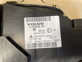 Volvo S40 Priekinis žibintas 31299584
