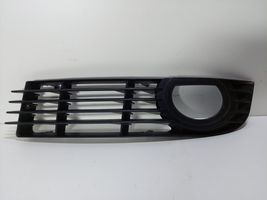 Audi A8 S8 D3 4E Grille antibrouillard avant 4E0807681AC