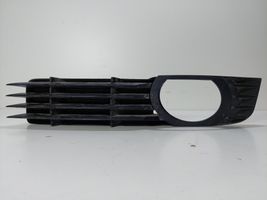 Audi A8 S8 D3 4E Grille antibrouillard avant 4E0807681A