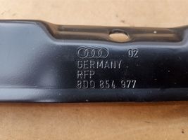 Audi A4 S4 B5 8D Ślizg listwy progowej 8D0854977