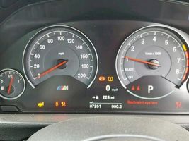 BMW M4 F82 F83 Listwa wtryskowa 7848363