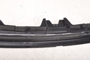 BMW 2 F44 Apdailinė priekinio bamperio juosta 7475714