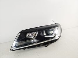 Volkswagen Touareg II Lampa przednia 7P1941033A