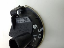 Toyota Aygo AB10 Lampa oświetlenia tylnej tablicy rejestracyjnej 812710H010