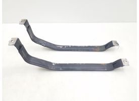 Lexus GS 250 350 300H 450H Staffa di fissaggio del serbatoio del carburante 7760153040