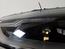 Audi A4 S4 B9 Lampa przednia 8W0941011