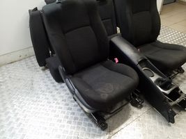 Toyota Avensis T270 Kit intérieur 